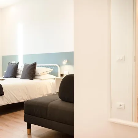 - Corso51 Konukevi Rimini